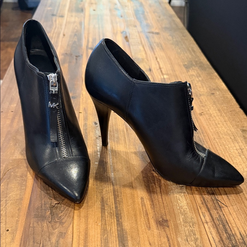 Michael Kors 4” Black Leather Heeled Booties size 7M